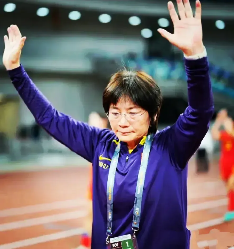 世态炎凉！没有任何的尊重！水庆霞汇报工作时不知要离任，在20日当天被通知下课！
