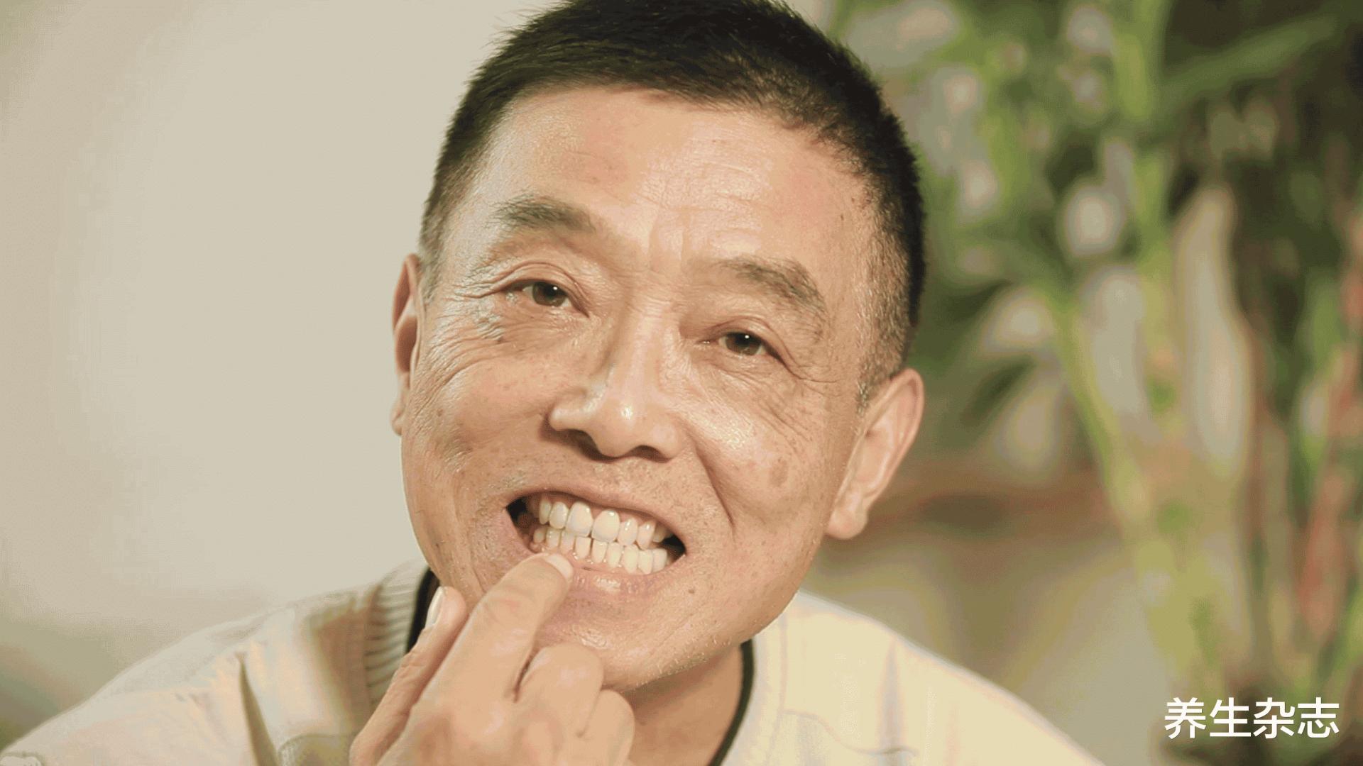 一个“小妙招”化解牙周炎，远离牙龈肿痛、牙齿敏感松动的烦恼！