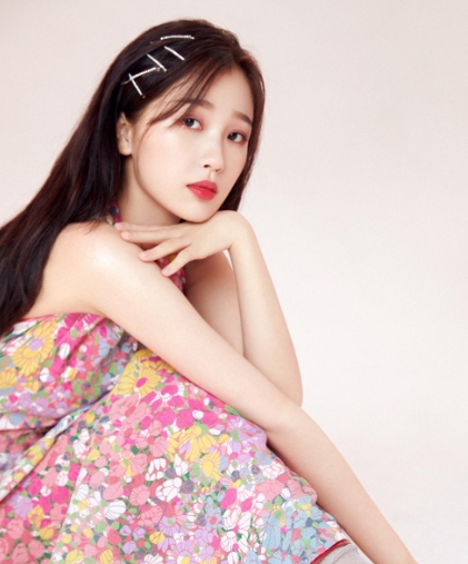 #虞书欣亲杨天真#
她的浮夸个性倒是跟今天的场景相得益彰，看了的人都知道这船这里