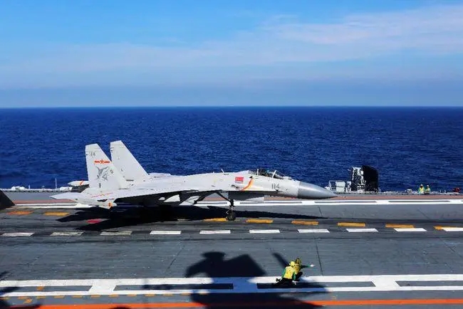 官媒再次披露解放军与外军交锋情况。1月25日，央视报道，解放军航母编队演训期间遭