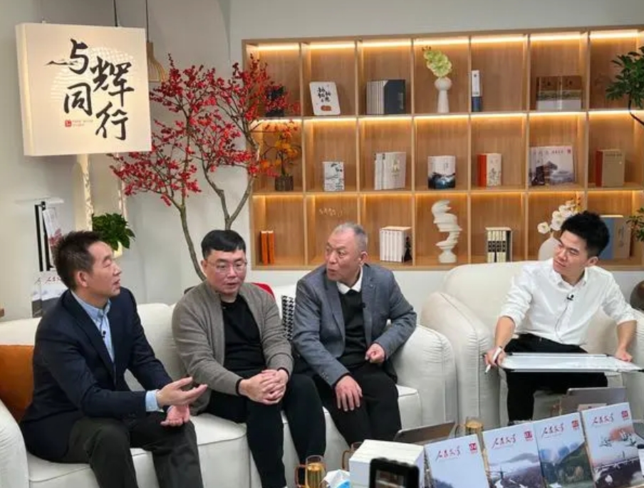 【董宇辉卖文学杂志创纪录，董宇辉文学杂志成交额超1700万】
据澎湃新闻，1月2