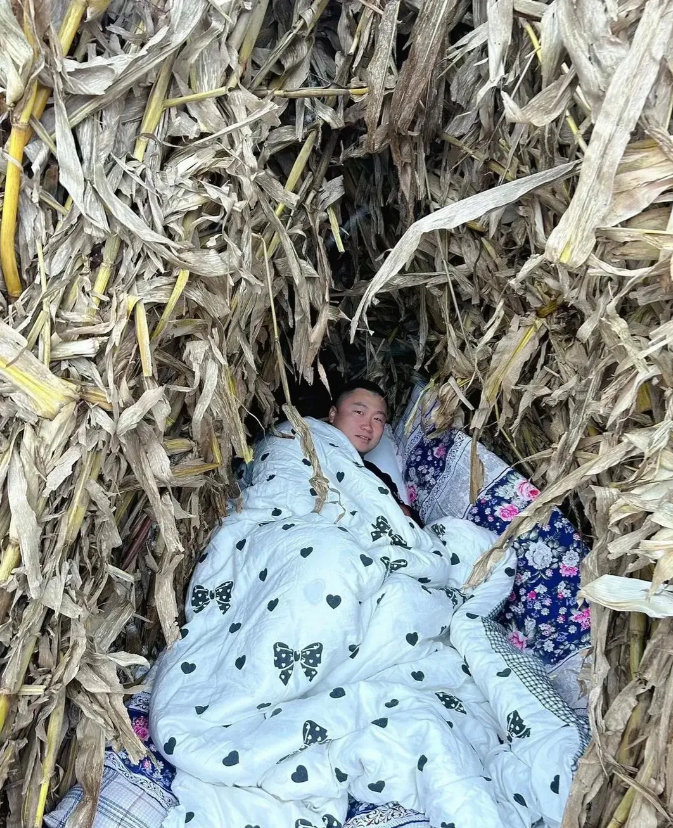 终于知道老公不在家里睡的原因了……