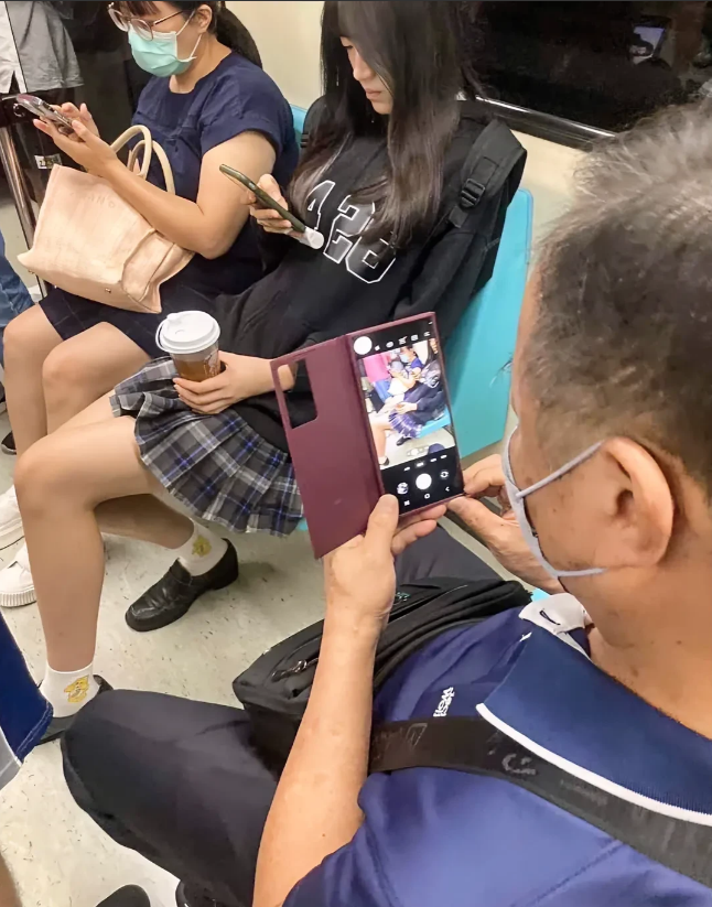 有人知道这个手机是什么牌子的吗，为何拍照效果这么清晰？