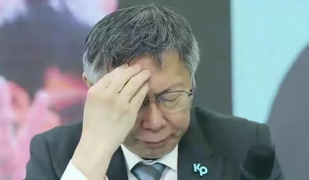 蓝白合破局最大原因：
  所谓的柯文哲民调让候友谊3%，在我看来就好比，大陆有钱