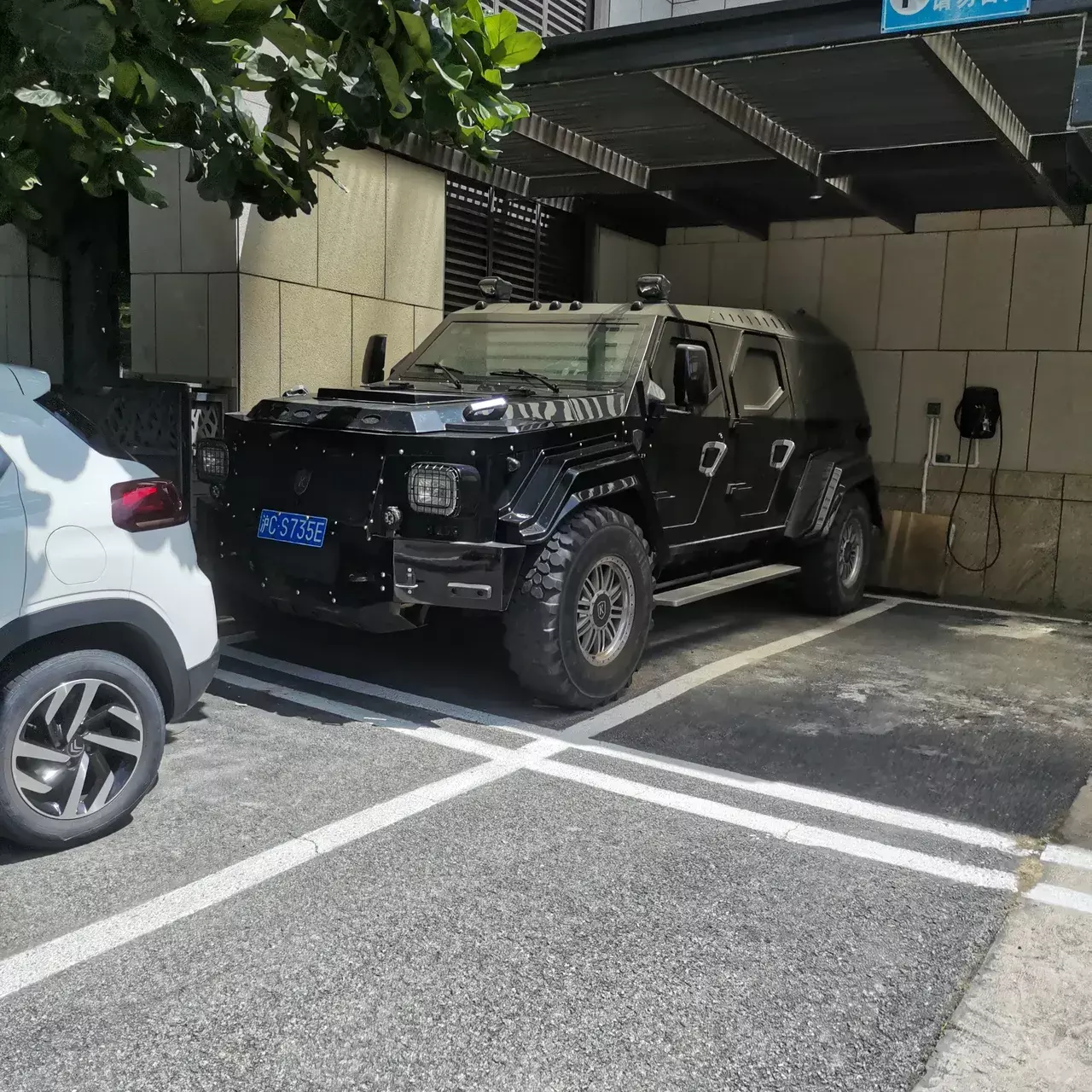 据说全中国就两辆，有幸在厦门看到了