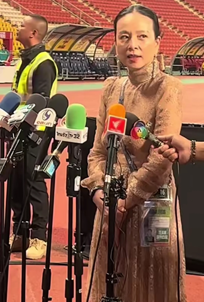 泰国队是不是高看国足了？
泰国队57岁的华裔领队伍伦盼接受采访的时候表态，如果泰