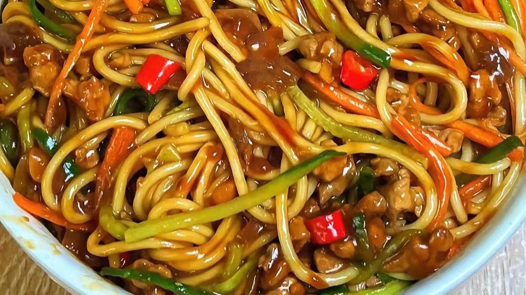 炸酱面，经典美味的快捷滋补佳选