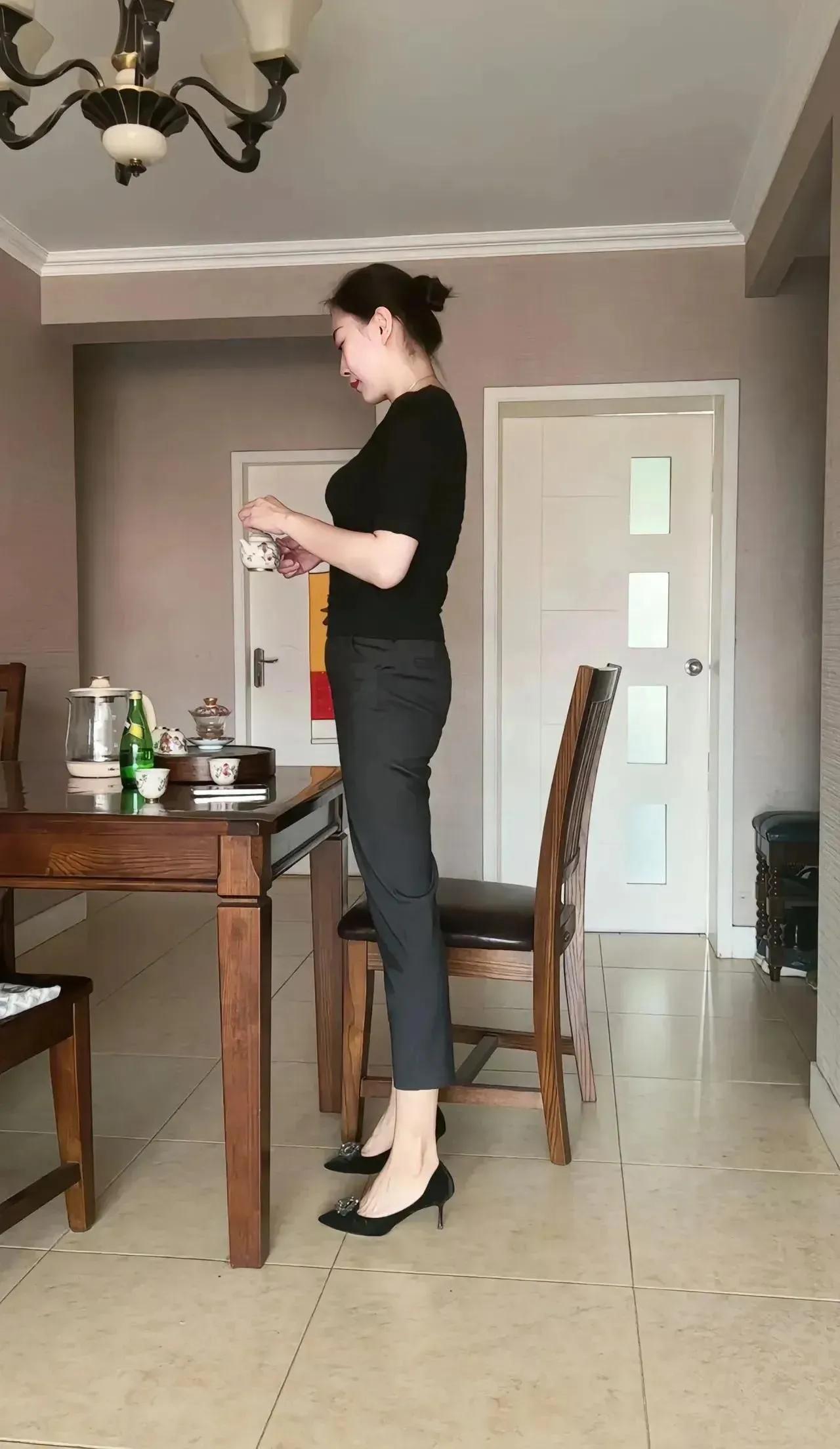 美少妇老板娘叫我上她吃饭，我该注意点什么？