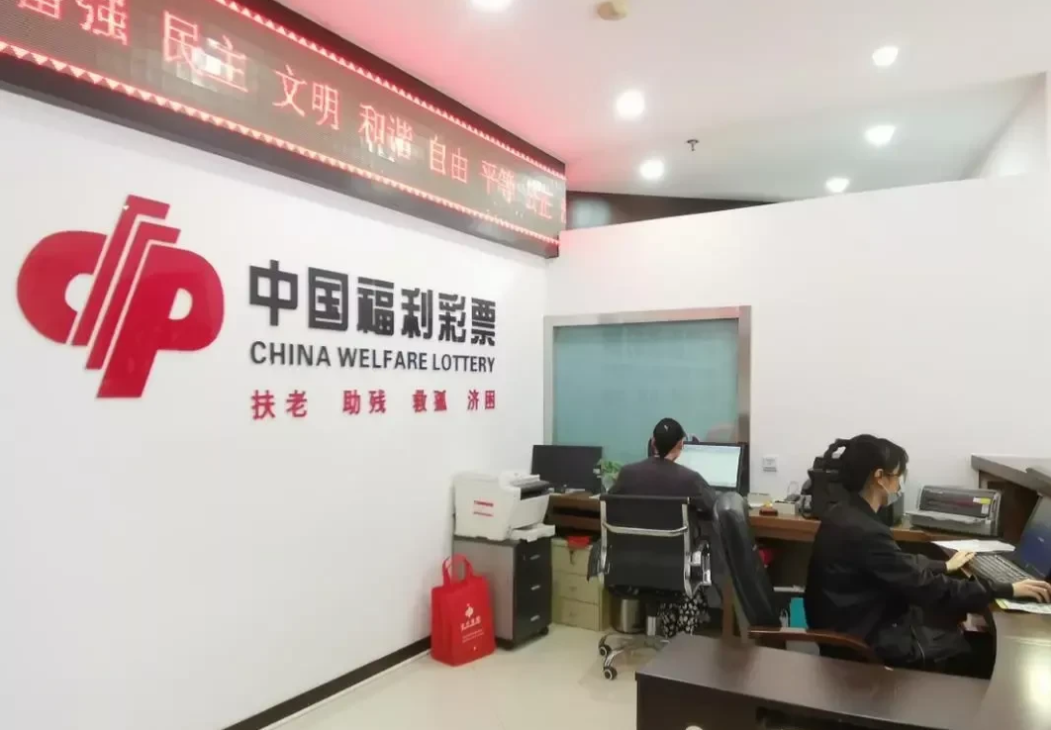 彻底闹大了，这次江西福彩中心，直接被放在火炉上烤！反正这2.2亿巨奖，是在你江西