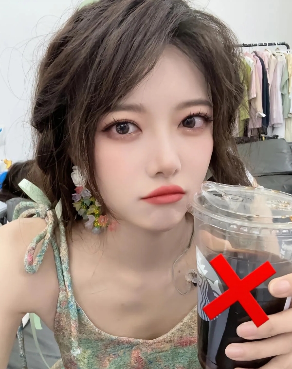 骆歆给联盟玩家们带来了很多欢乐，人送外号：驼子姐#LOL主持人#亚运女神