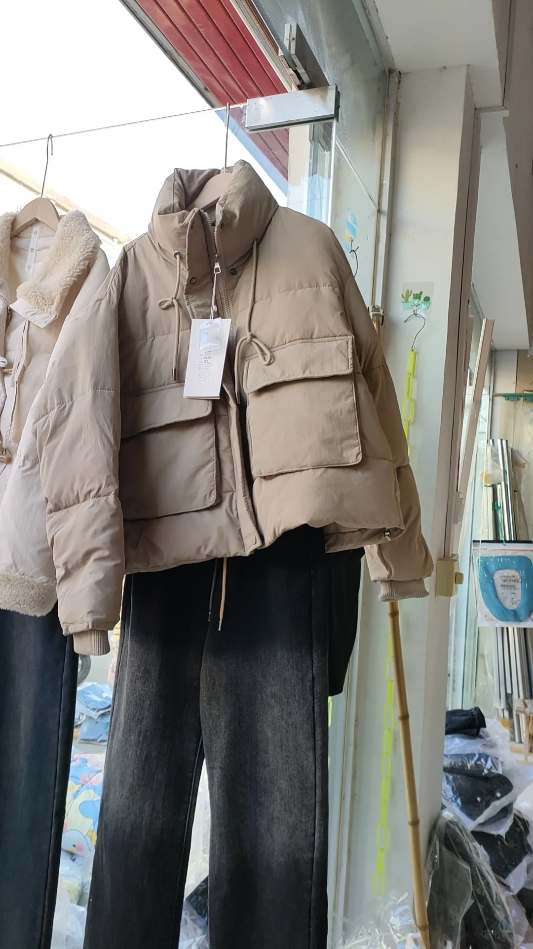 上午去实体店买了件衣服，原价340，因为只有一件了，说是打五折，170给我，我穿