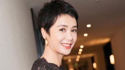 蒋雯丽从备受争议到走向人生巅峰，完美的平衡了家庭和事业，在风波中坚定自己的立场