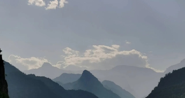实在是憋不住我自私狭隘的本性了，我索性说出来忍了一天的一句话:日本地震、海啸、火