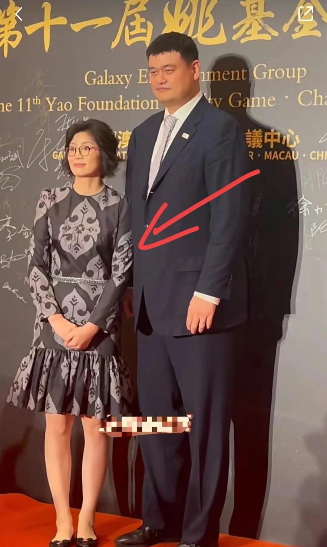 姚明的老婆，太令人惊艳了！

9月17日，一向低调的姚明，突然和老婆同时登上了热