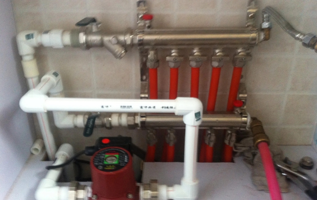 供暖开始了，家里却只有15℃，我发现邻居家的流量异常的大，后来才得知，居然是邻居