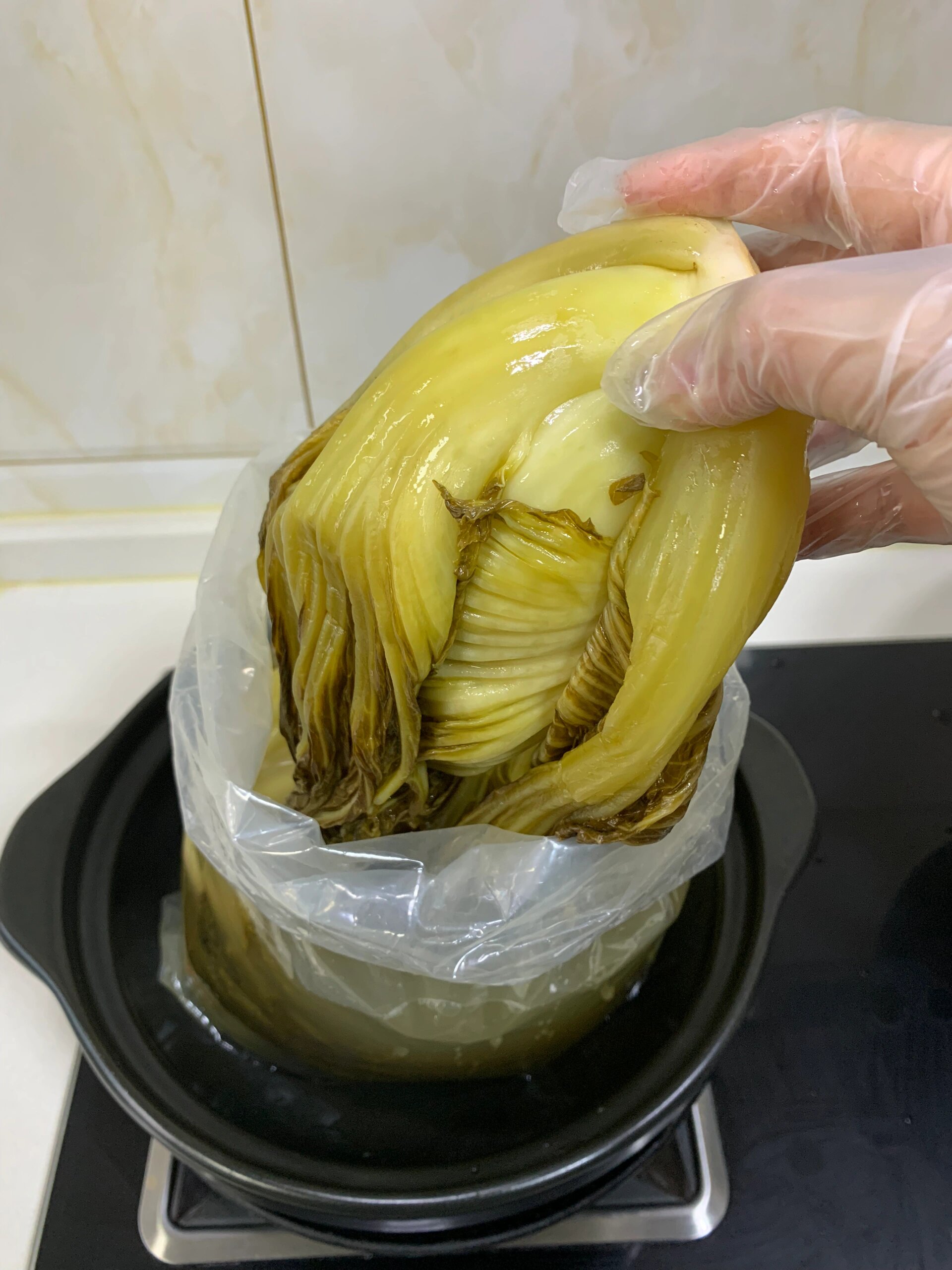 一个胶袋实现酸菜自由，存起来不然找不到了

宝子们喜欢吃酸菜吗？

平时吃酸菜是