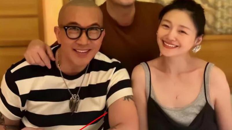 近照曝光！大S瘦了太多，与具俊晔甜蜜合影引热议