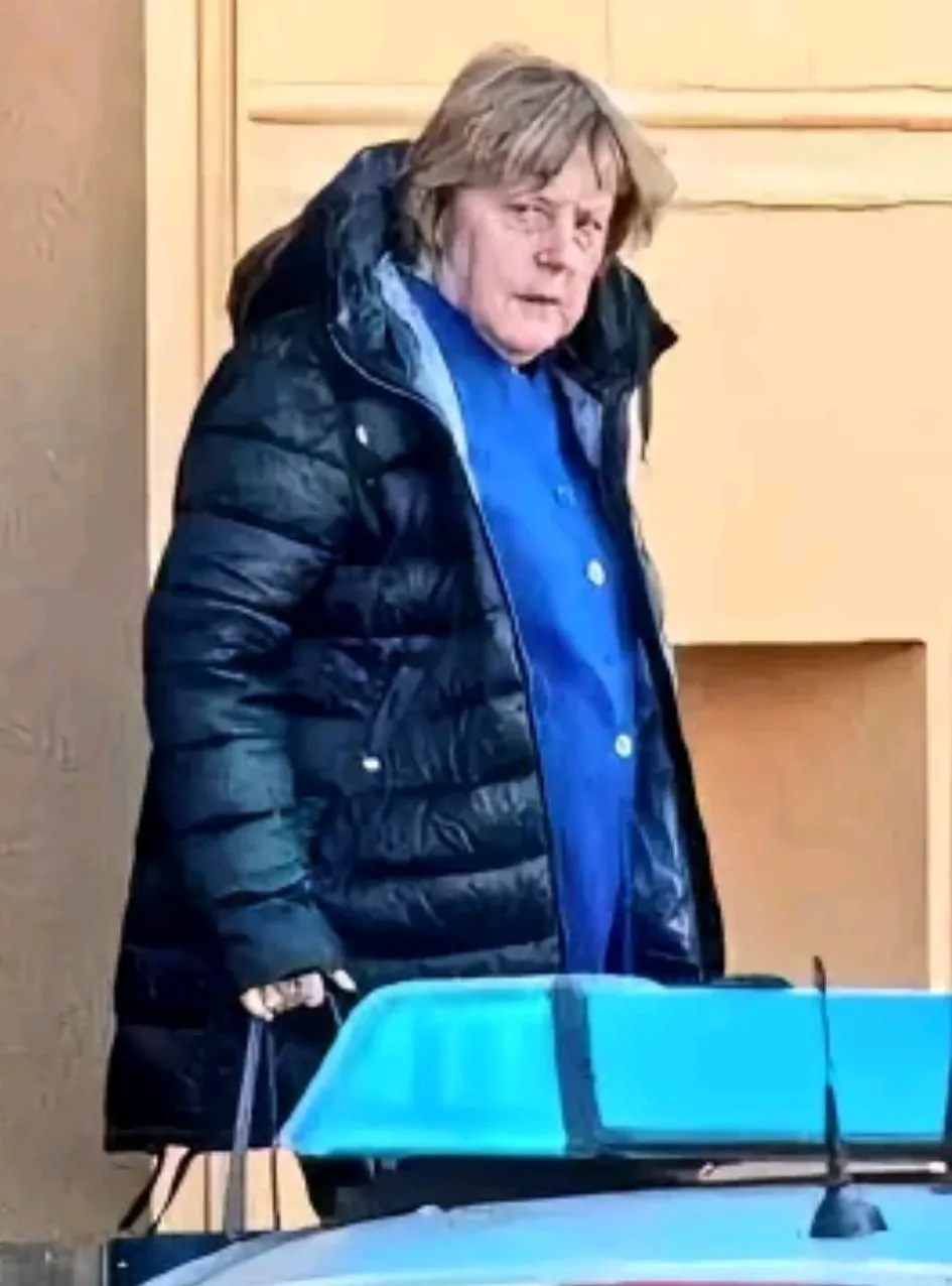 退出德国政坛的前总理默克尔，被模特拍摄到在街头购物。远离权力核心的她，这变化不是