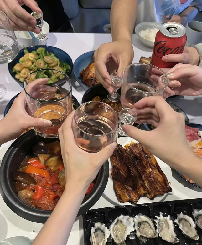 你发现了吗？

以前跟你关系很好的人，
无论是发小还是室友
以前再怎么形影不离
