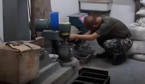 ！“只要一颗钻地弹就能将中国引以为傲的三峡大坝给轰烂！”美国的政客曾大言不惭的说