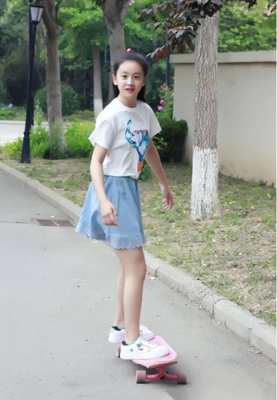 中国体坛赢在起跑线上的星二代！

1、姚沁蕾（女）今年13岁，父亲是姚明

2、
