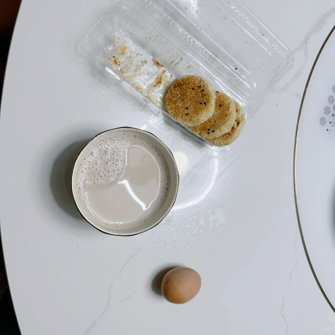 第一批大学生已经回家
离开家才知道，三个月高考假中 吃腻的饭有多么香
不用刷卡洗