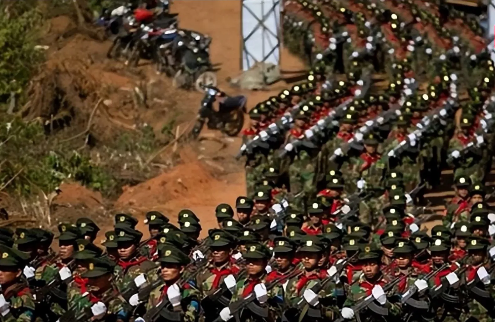 缅甸政府军宣布要支援缅北，10万人挥师北上，缅甸内战要大爆发了吗。