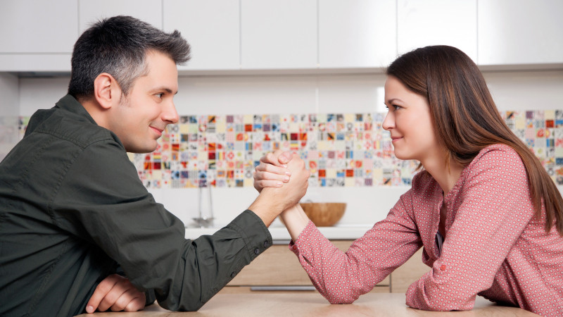 如何判断男友心里还没有前任？