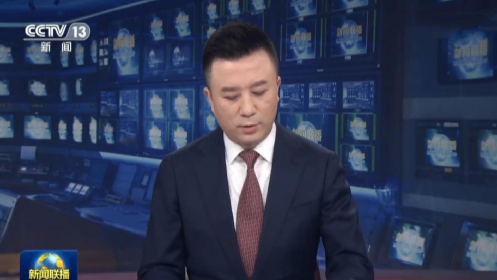 曝央视《新闻联播》播报急稿，主播潘涛长时间低头念稿