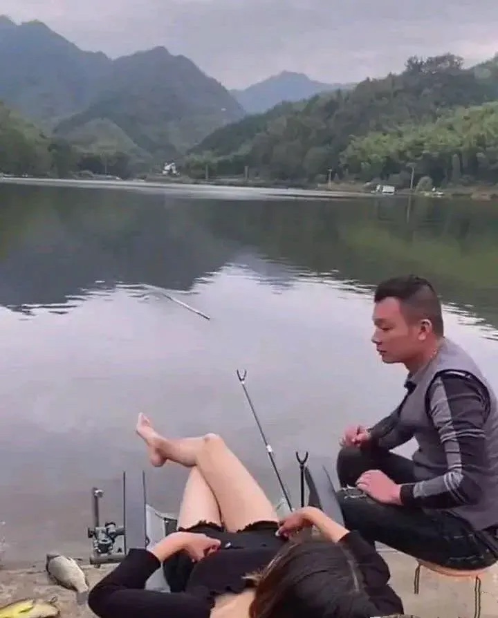 不仅鱼没钓到，鱼竿也没有了