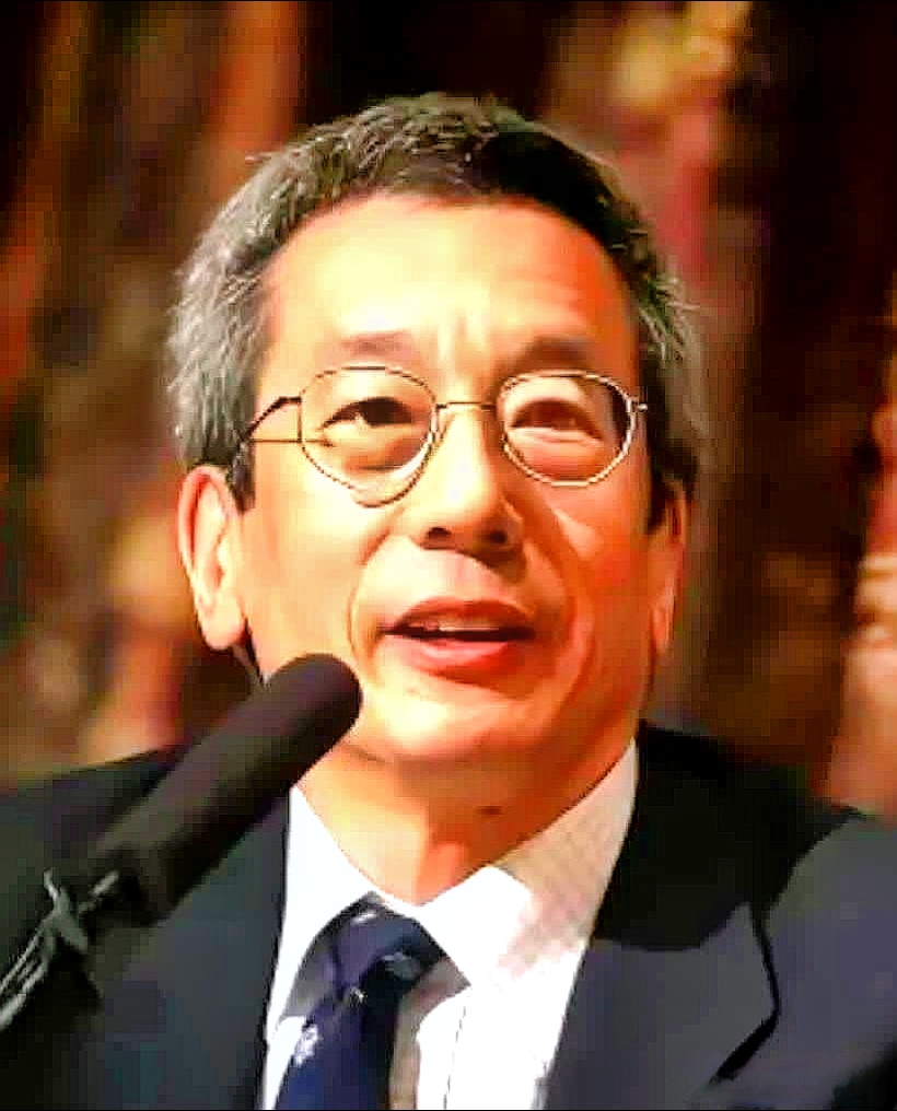 “我是美国人，不是中国人！” 2008年，当中国人民得知钱学森的侄子钱永健获得诺