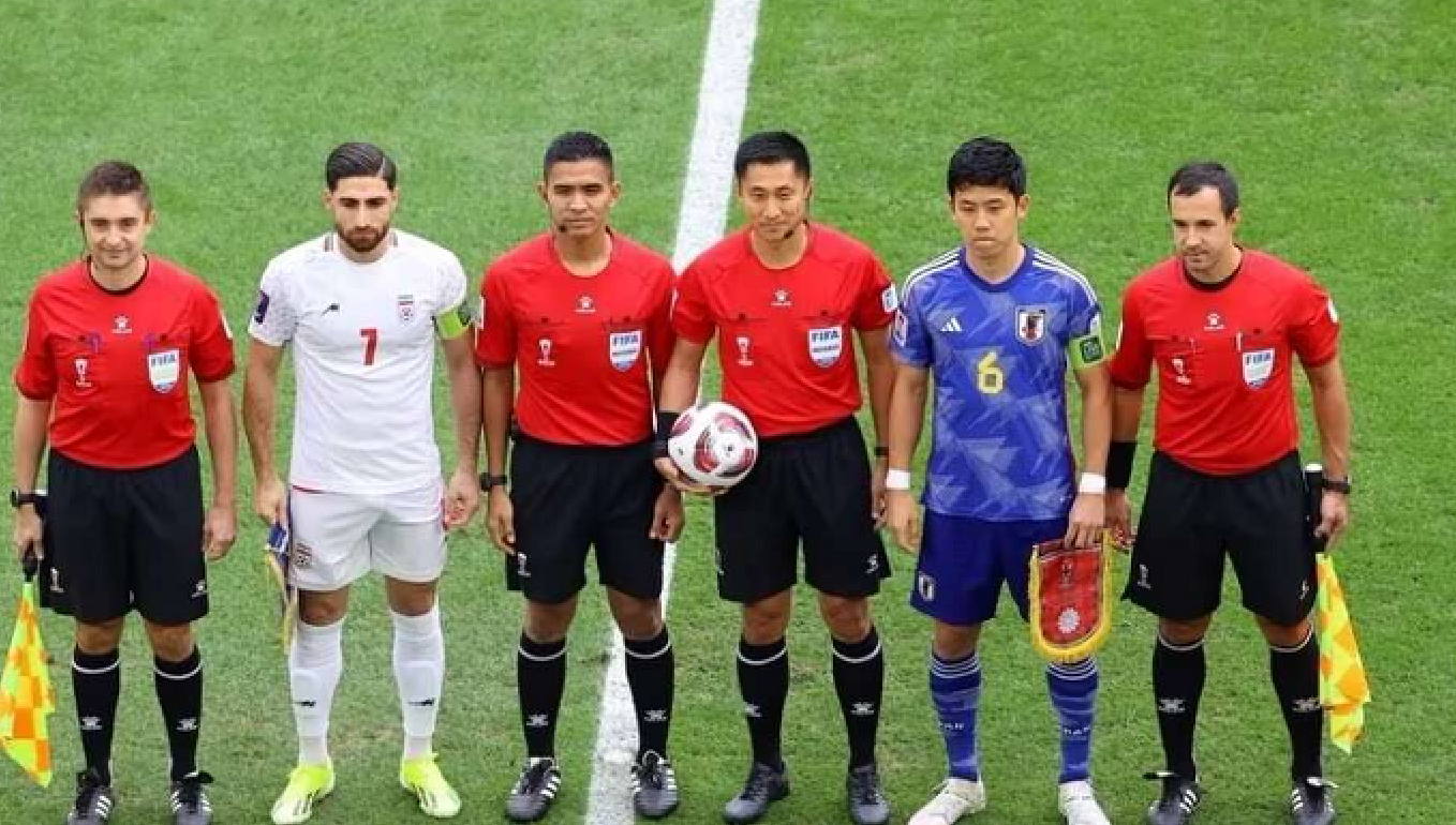 怒斥马宁！日本名宿直呼点球不存在，发边线球违例：脚离地
亚洲杯1/4决赛，日本队