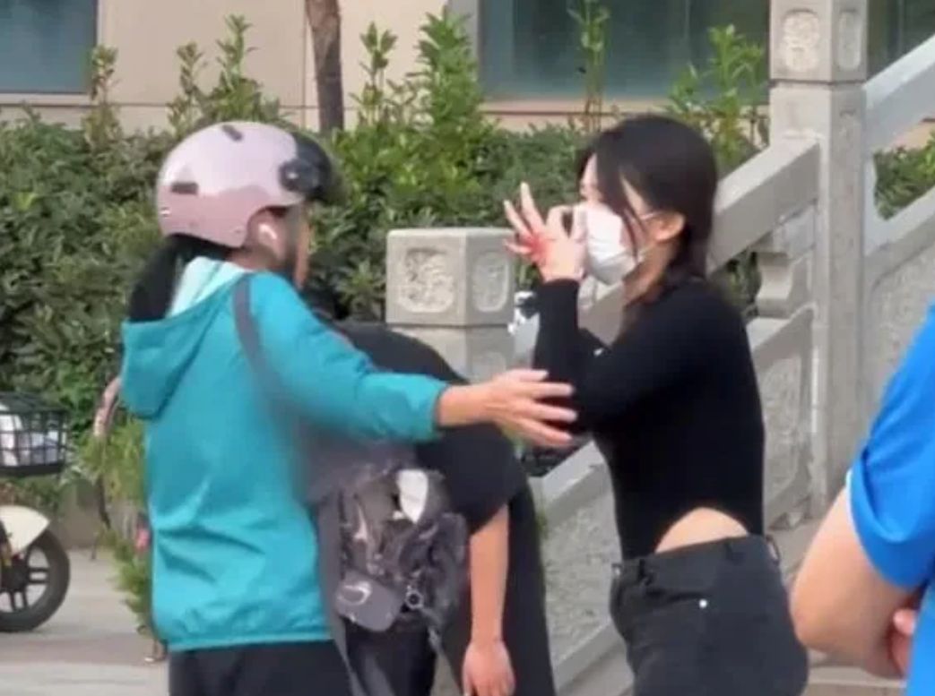 和解了！湖北大学冲突事件尘埃落定，涉事双方已于2日凌晨签订了谅解书。

事情起因