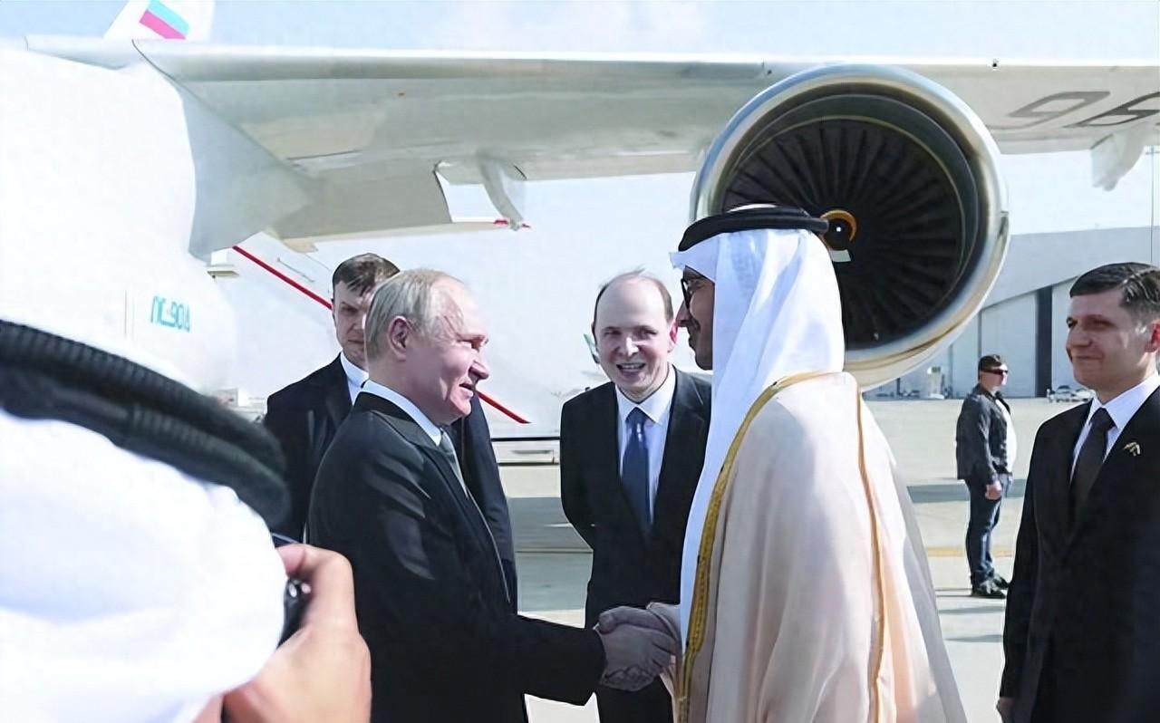 普京把对中方说的话，讲给沙阿听，美西方郁闷，普京助理难掩喜悦！
年内最后一个月，