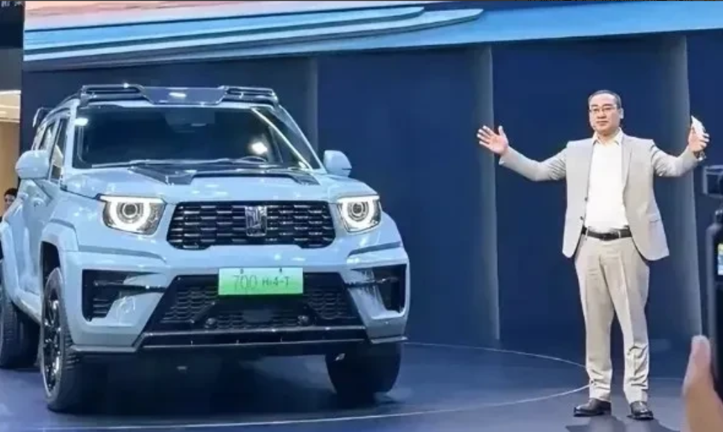 定价还是定的太低了！
真敢定价啊！国产车坦克700定价70万，大佬张开双臂，以为