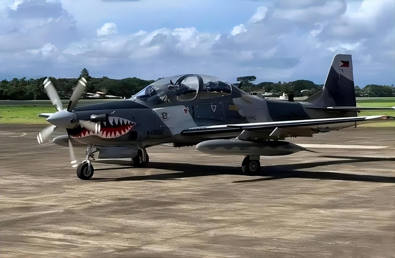 菲澳联合海上巡航南海，中国战机绕飞驱离，释放深层意义。菲律宾派出A-29B“超级