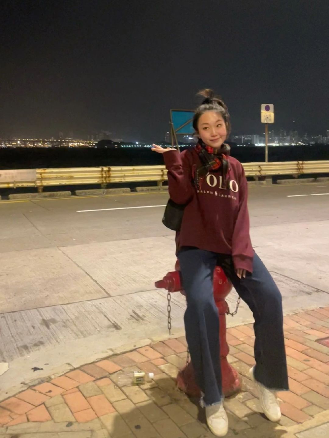 在香港1️⃣个月后｜回上海的穿搭变化➡️右滑
回香港久了，
穿搭色调会不知不觉调