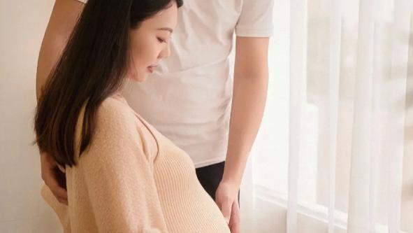 怀孕三个月的我意外流产了，当医生给我做检查时，她惊呼：你的保胎药被人掉包了