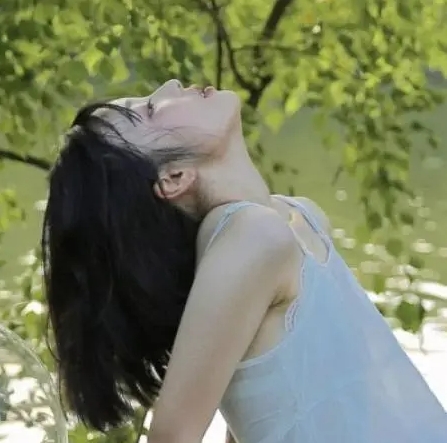 上联：美人既醉
下联：？