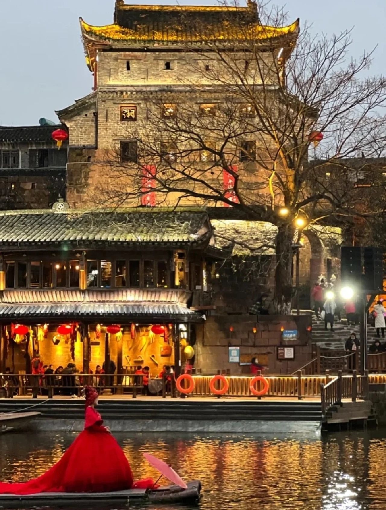凤凰古城暑假季超全旅游攻略（亲身体验）