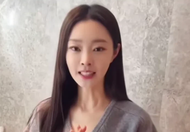 继白敬亭路人缘塌房后，宋轶也被挖出好多黑料啊，有人说团队在圈里是出了名的高频更换
