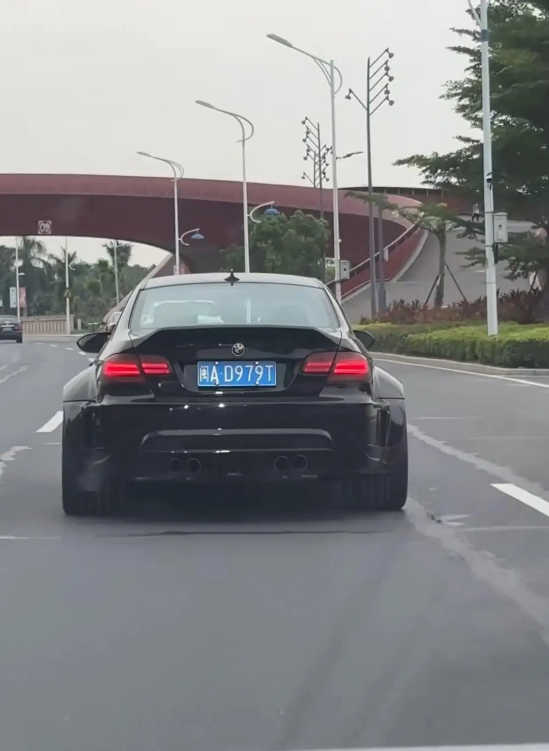 这宝马看起来怎么这么胖