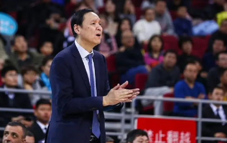 暖心祝福！杜锋谈张德贵指导：
“张指导是CBA有名的救火教练，他的能力毋庸置疑，