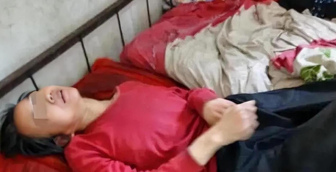 广东中山发生了一起引人注目的性侵案。一名男子，姓胡，两次造访朋友家，却在此期间对