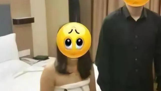 广东男子拍下妻子偷欢视频发家人群致妻子自杀, 法院竟然这么判?