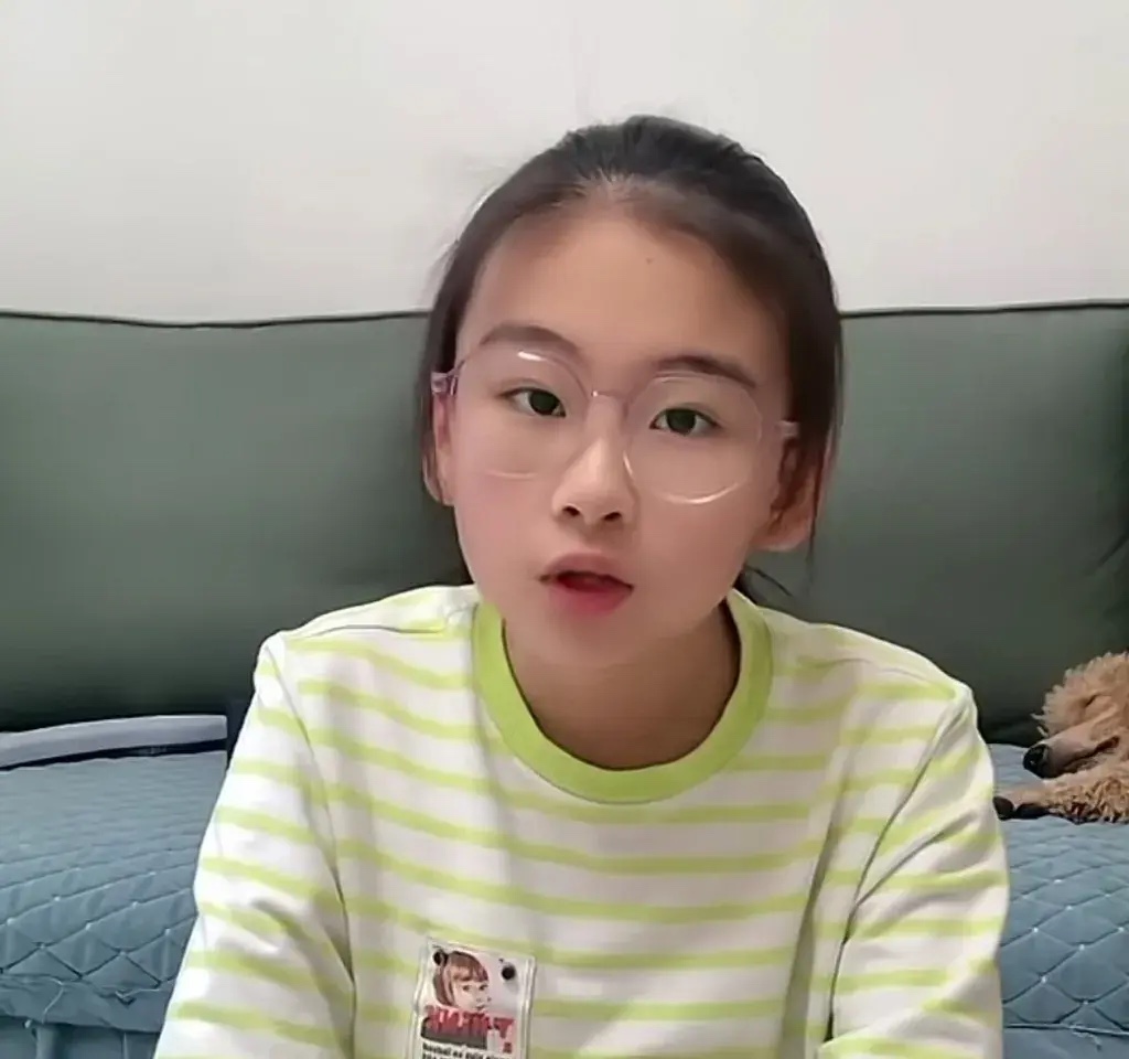 一12岁女儿问母亲：妈妈，我能去闺蜜家住两天吗？母亲：不可以，女儿不解道：为什么