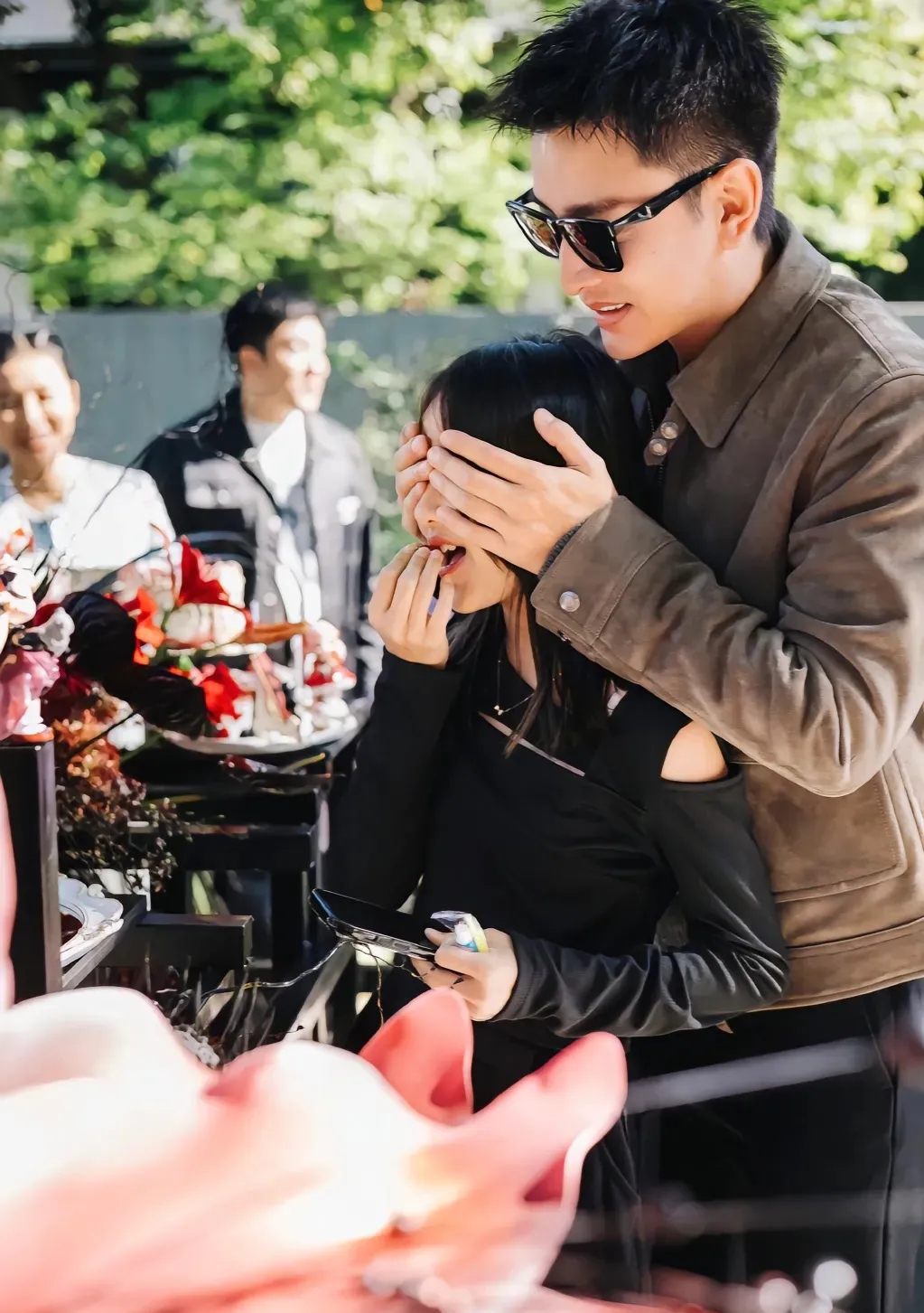 时隔多年李小璐一家终于同框啦！10月23日李小璐在社交平台晒出给甜心庆生的照片，