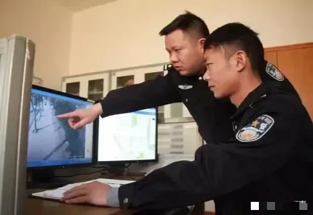 现在派出所长太难干了。我老公今年40岁，干了6年副所长，5年教导员，前年终于提拔