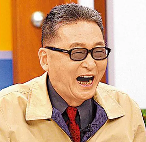李敖名言3：笨人的可怕之处不在其笨，而在其自作聪明。
​点评：反之，绝顶聪明人比