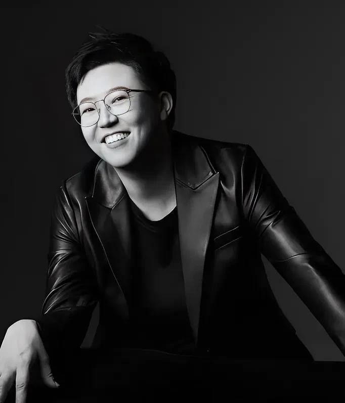 张琦说，
70后请假是因为父母不舒服，
80后请假是因为孩子不舒服，
90后请假